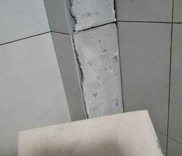溧阳瓷砖空鼓维修公司分享下厨房瓷砖脱落的补救措施。